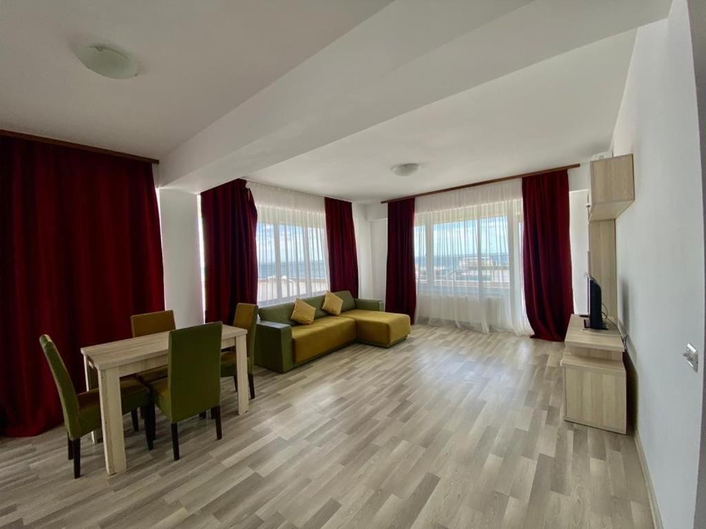 Catalina Summerland Apartaments Mamaia Nord Eksteriør billede