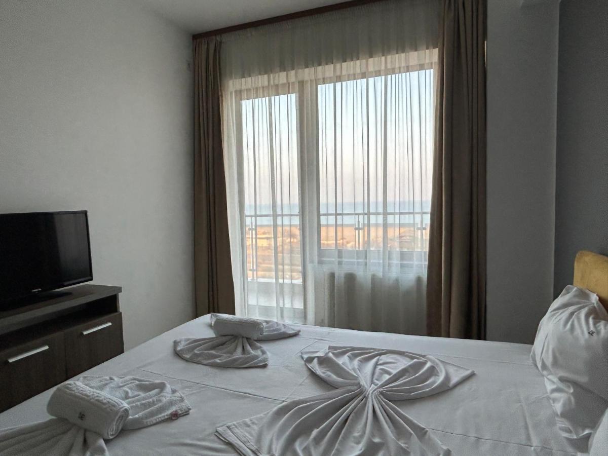 Catalina Summerland Apartaments Mamaia Nord Eksteriør billede